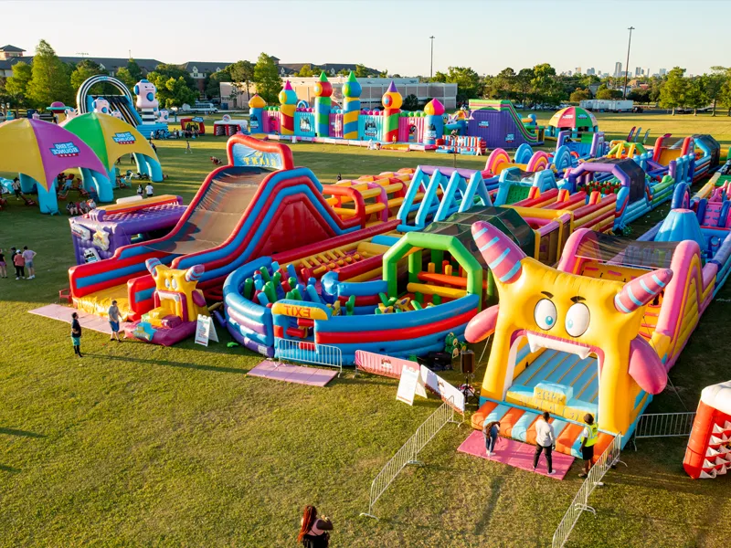 インフレータブルキャッスル用のターポリン素材は何ですか?