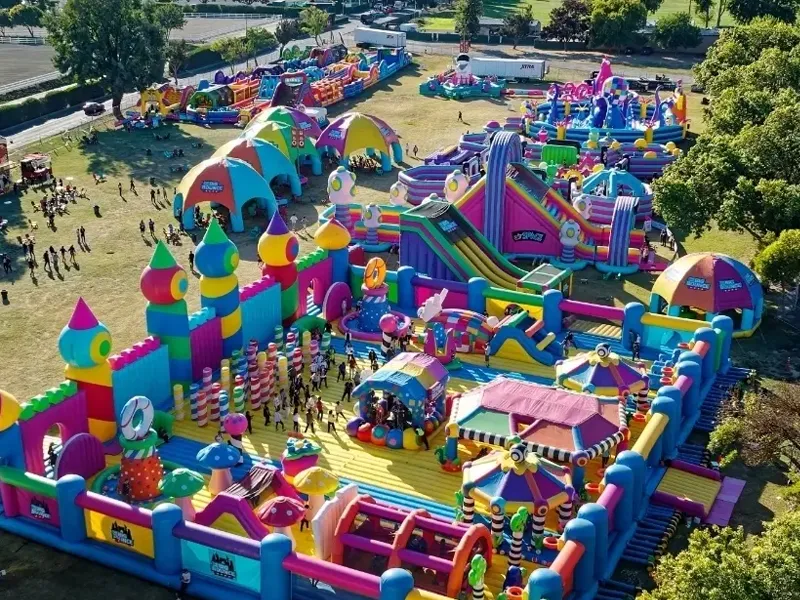 どのターポリン素材が屋外での長期使用に適していますか?